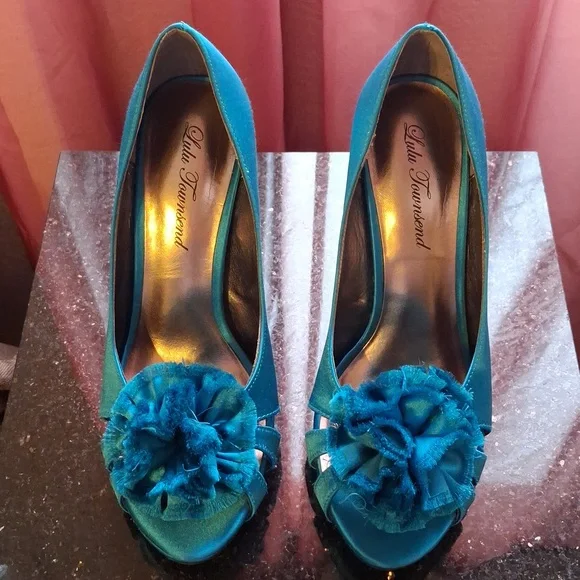 Lulu Townsend Turquoise Flower Heels - Picture 3 of 8
